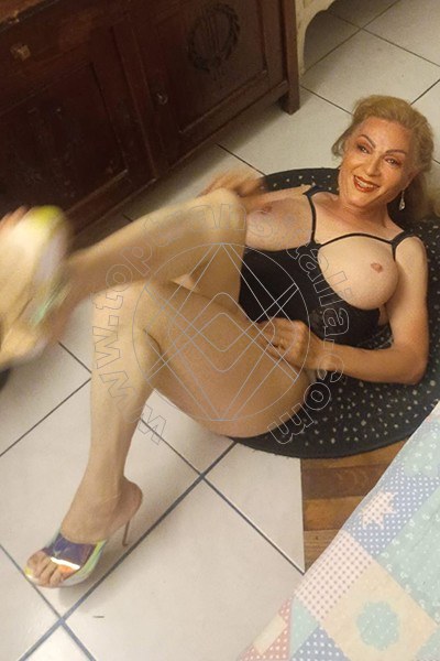 Foto 4 di Fabiola La Cortigiana transex Udine