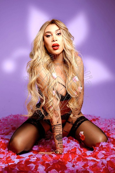 Foto 22 di Miss Valentina Bigdick transex Varese