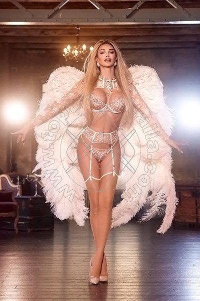 Foto 2 di Valenttina Monster Dick transex Milano