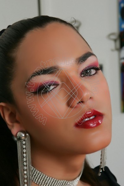 Foto 18 di Camilla Jolie Pornostar transex Verona