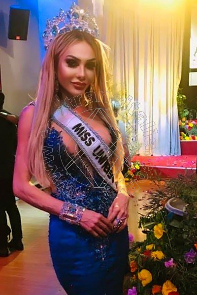 Foto 34 di Chrystal Medeiros Pornostar transex Pescara