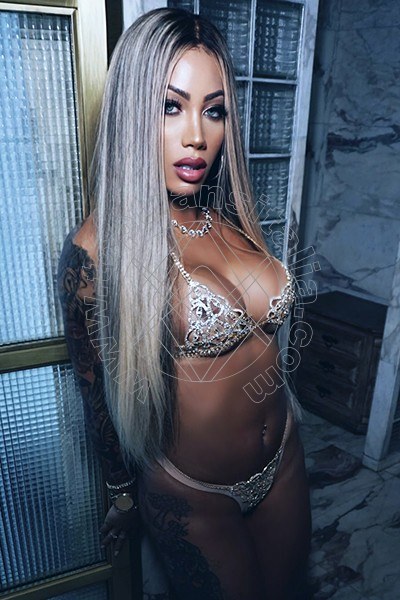 Foto 2 di Paola Amorim transex Parigi