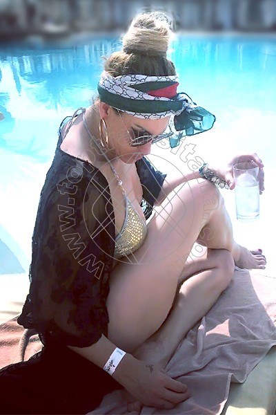 Foto 37 di Eva Rodriguez Blond transex Ibiza
