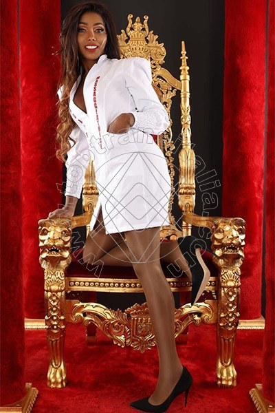 Foto 2 di Elisabeth Massaggiatrice transex Cuneo