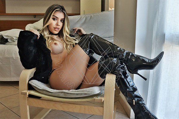 Foto 63 di Pornostar Riane Mello transex Milano