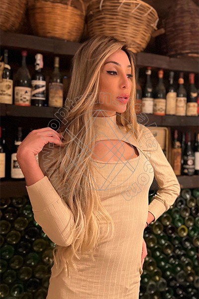 Foto 25 di Paloma Veiga Pornostar Brasileira transex Roma