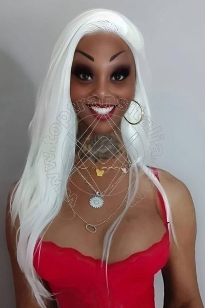 Foto 10 di Virna La Super Dotata transex Milano