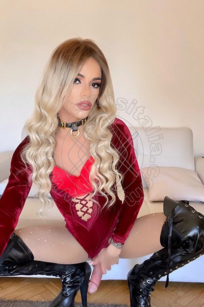 Foto hot 26 di Rafaella Menicucci Xxl transex Napoli