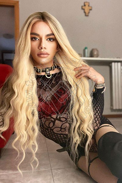 Foto 408 di Rafaella Menicucci Xxl transex Milano