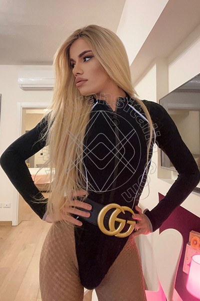 Foto 383 di Rafaella Menicucci Xxl transex Milano