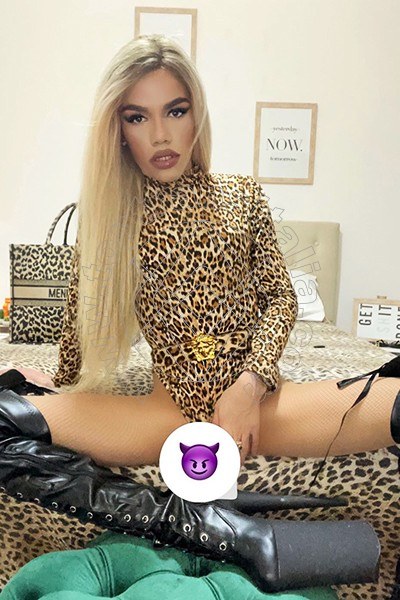 Foto 379 di Rafaella Menicucci Xxl transex Milano