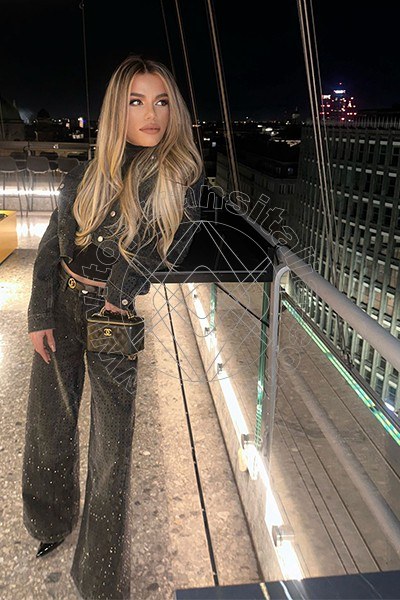 Foto 303 di Rafaella Menicucci Xxl transex Milano