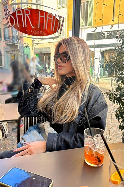 Foto 174 di Rafaella Menicucci Xxl transex Milano