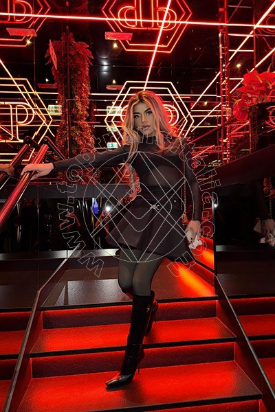 Foto 140 di Rafaella Menicucci Xxl transex Milano