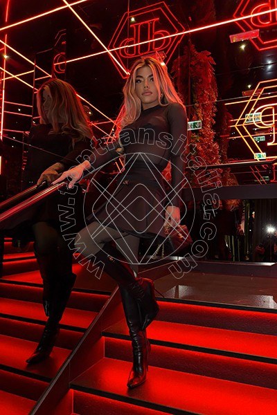 Foto 138 di Rafaella Menicucci Xxl transex Milano