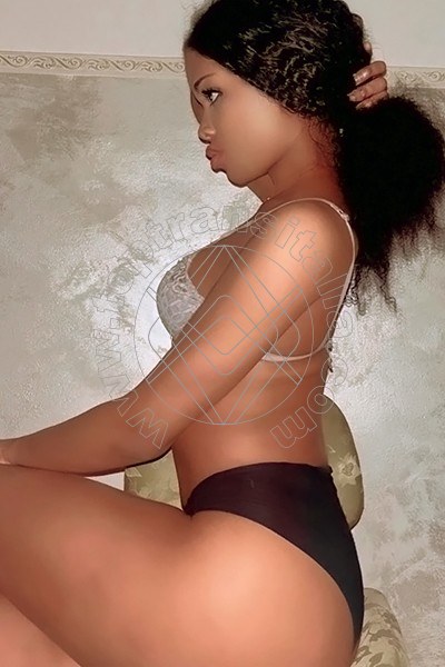 Foto hot 1 di Evelyn Domenicana transex Cuneo