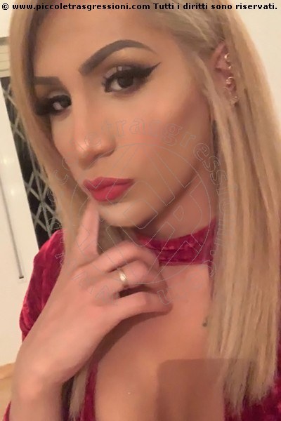 Foto selfie di Sarah Lee transex Limisso