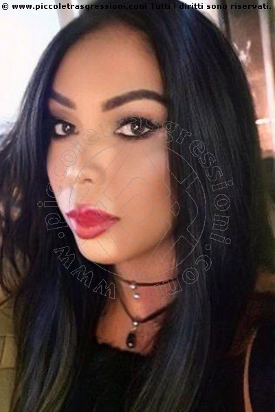 Foto selfie di Keren Mirela transex Santos