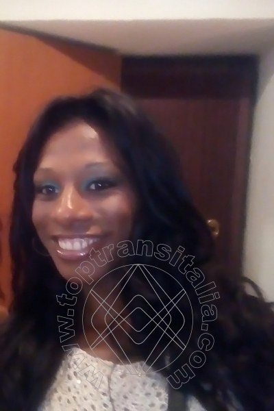 Foto selfie 17 di Graicy Ohara Pornostar transex Colonnella
