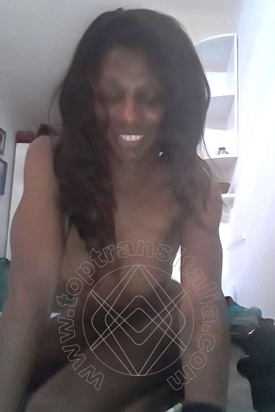 Foto selfie 11 di Graicy Ohara Pornostar transex Colonnella