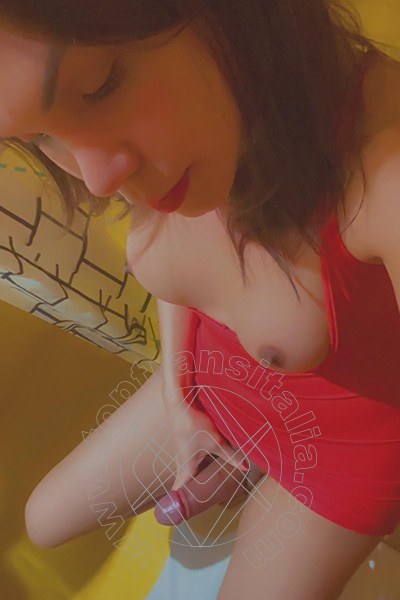 Foto selfie hot 8 di Isis Gatti transex Roma