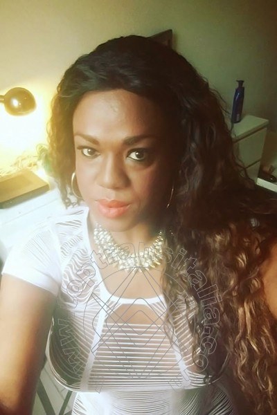 Foto selfie di Camylla Santos transex Rodez