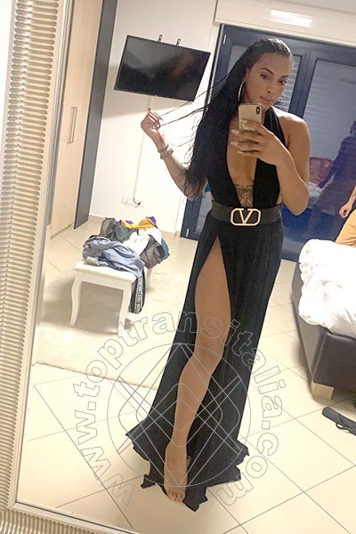 Foto selfie 37 di Arianna Ferrari Pornostar transex Napoli