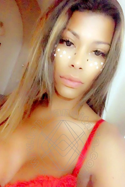 Foto selfie 12 di Miriany Ribeiro Pornostar transex Perugia