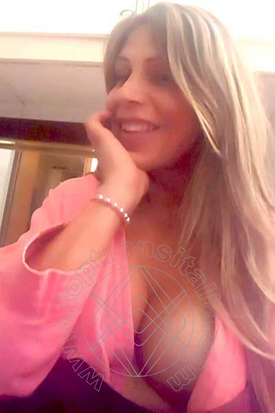 Foto selfie 30 di Andressa transex Riccione