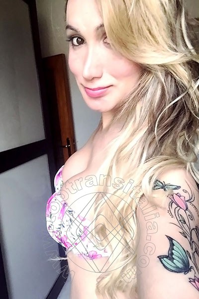 Foto selfie 84 di Raphaela Martins Pornostar transex Albisola Superiore