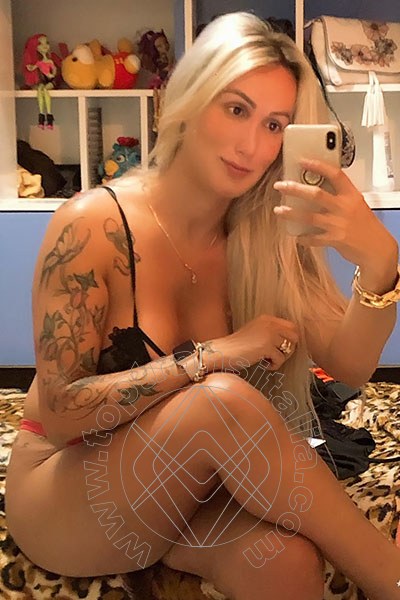 Foto selfie 78 di Raphaela Martins Pornostar transex Albisola Superiore