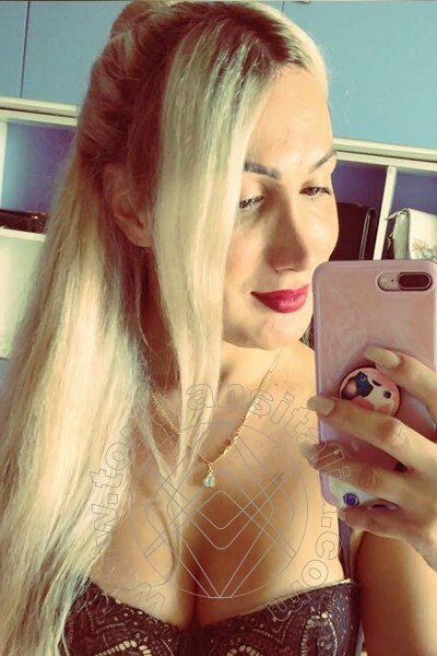 Foto selfie 80 di Raphaela Martins Pornostar transex Albisola Superiore