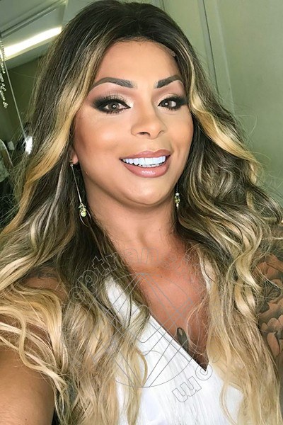 Foto selfie 32 di Thayla Santos Pornostar transex Milano