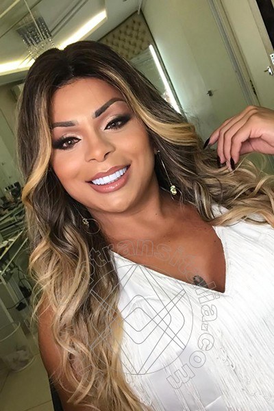 Foto selfie 29 di Thayla Santos Pornostar transex Milano