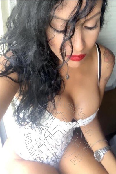 Foto selfie 4 di Angelina Jolie transex Lugano
