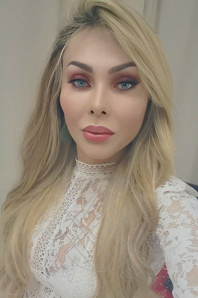 Foto selfie 11 di Chrystal Medeiros Pornostar transex Pescara