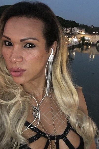 Foto selfie 99 di Jhoany Wilker Pornostar transex Bari