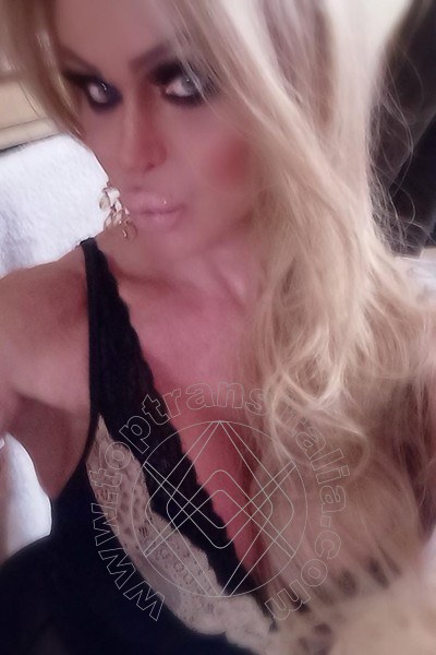 Foto selfie 12 di Evelyn Braga transex Dundalk