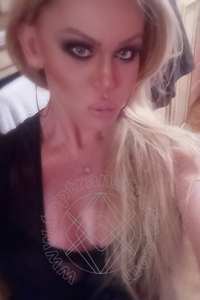 Foto selfie 3 di Evelyn Braga transex Dundalk