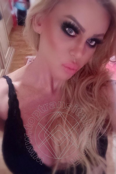 Foto selfie 2 di Evelyn Braga transex Dundalk