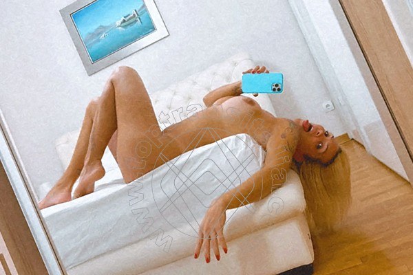 Foto selfie 10 di Julie Berdu Pornostar transex Parigi