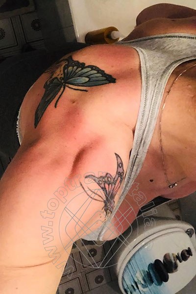 Foto selfie 28 di Giselly Kherllakian transex Colonnella