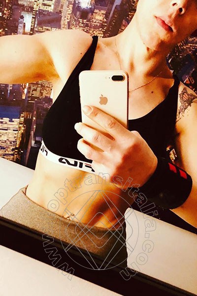 Foto selfie 17 di Giselly Kherllakian transex Colonnella
