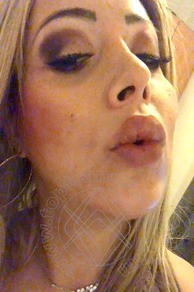 Foto selfie 39 di Giselly Kherllakian transex Colonnella