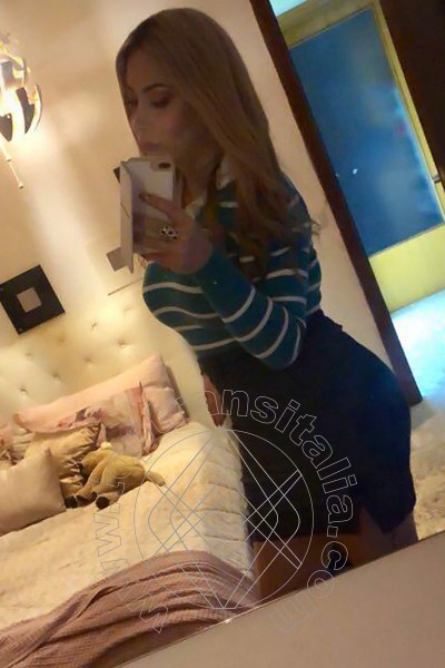 Foto selfie 41 di Giselly Kherllakian transex Colonnella