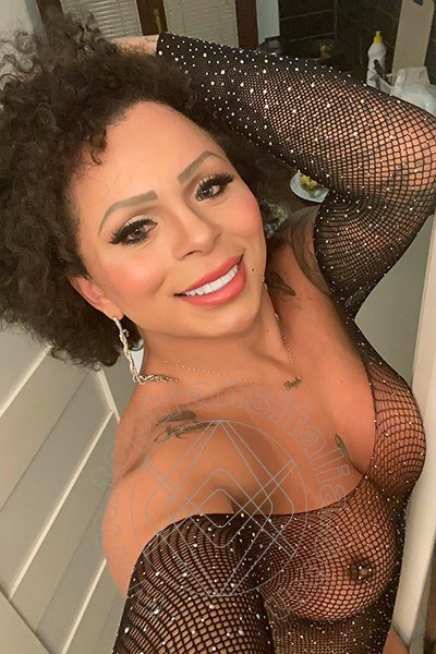 Foto selfie 11 di Thayla Santos Pornostar transex Milano