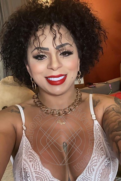 Foto selfie 15 di Thayla Santos Pornostar transex Milano