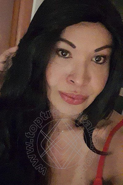 Foto selfie 100 di Tainá Oliveira transex Prato