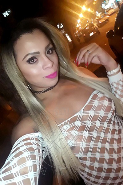 Foto selfie 39 di Thayla Santos Pornostar Brasiliana transex Milano