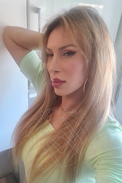 Foto selfie 51 di Pamela L' Italiana Piu' Calda transex Firenze